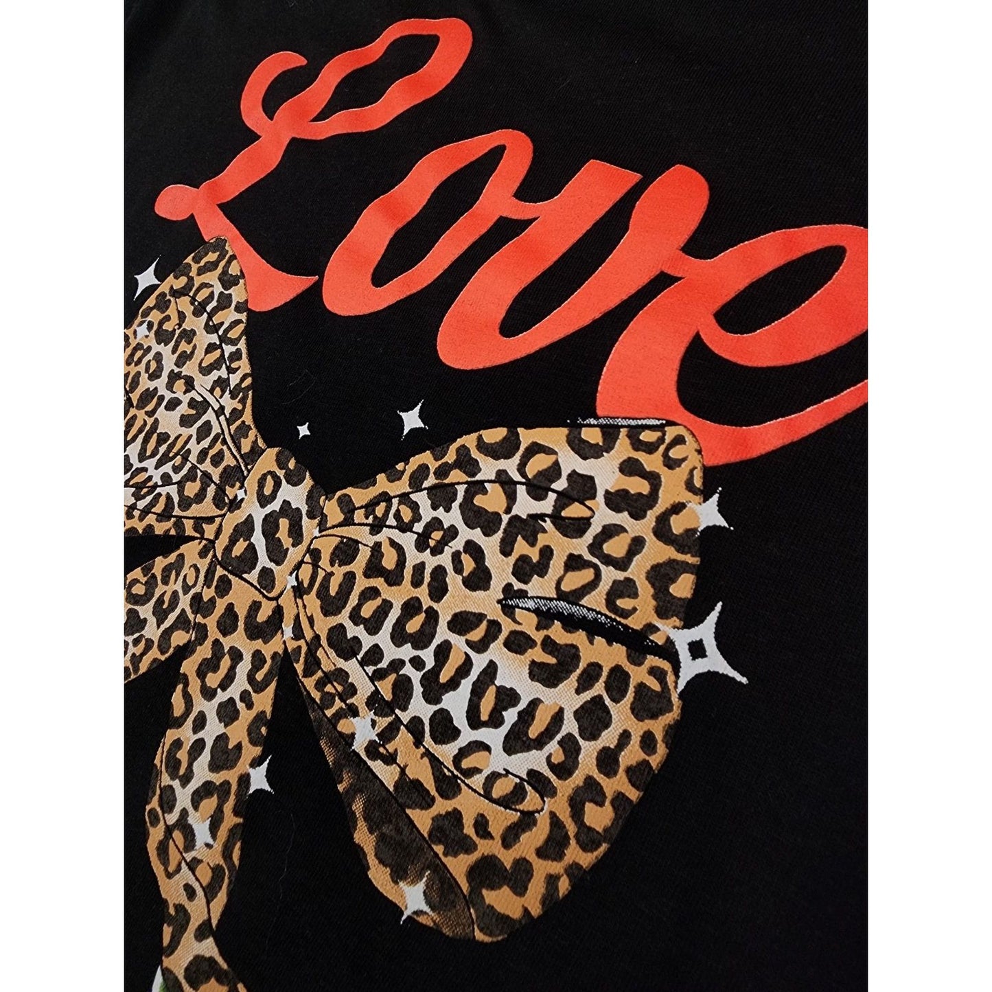 Ribbon-Heart Love T-Shirt - HelenPam